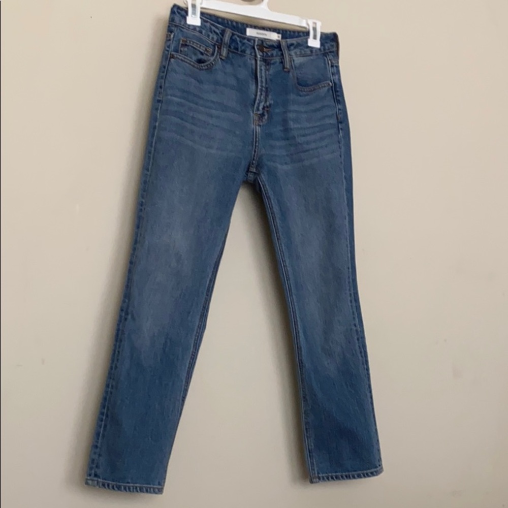Hidden jeans, straight leg, high rise mom jeans 26
